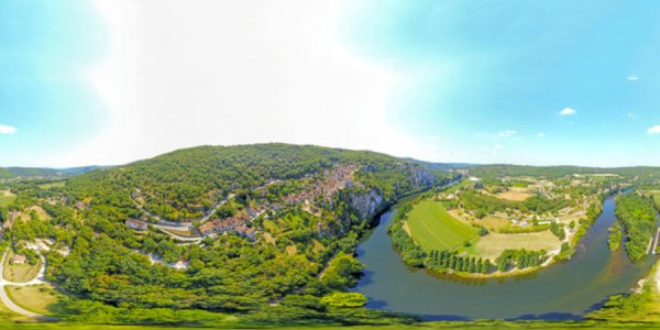 Village de Saint-Cirq-Lapopie dans le Lot